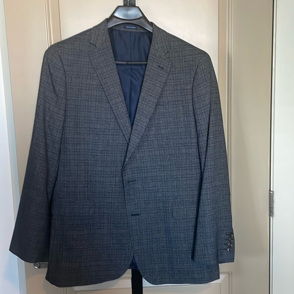Stafford. Like new! Classic fit.